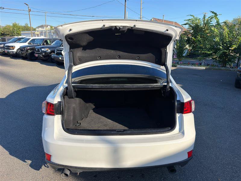 Used 2016 Lexus IS 200t RWD image 4