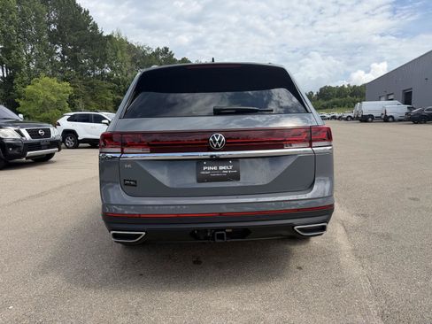 Used 2025 Volkswagen Atlas SE FWD image 5