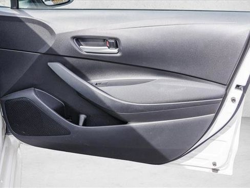 Used 2020 Toyota Corolla LE image 29