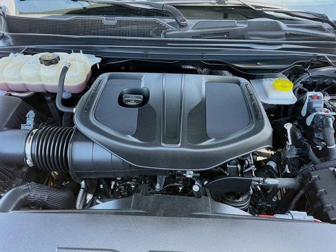 Used 2025 RAM 1500 Warlock AWD/4WD image 28