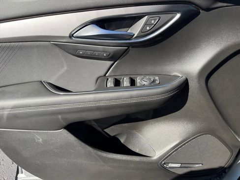 Certified 2025 Buick Envision Sport Touring image 16