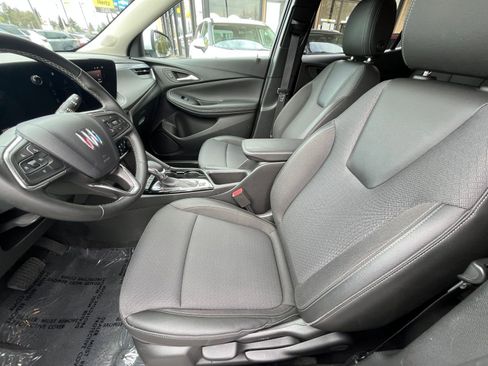 Used 2025 Buick Encore GX Preferred AWD/4WD image 28