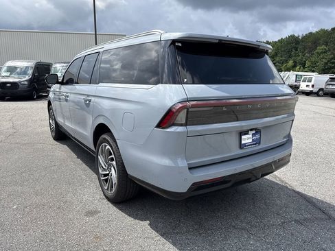 Used 2025 Lincoln Navigator L Reserve AWD/4WD image 5