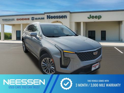 Used 2024 Cadillac XT4 Premium Luxury image 1