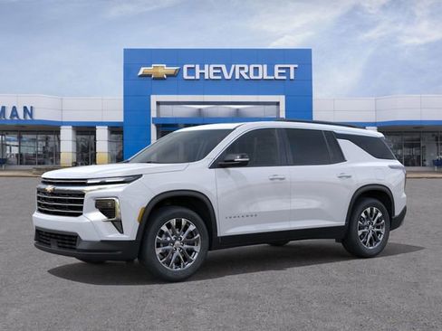 New 2026 Chevrolet Traverse LT image 2