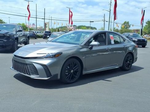 New 2026 Toyota Camry SE w/ Convenience Package FWD image 2
