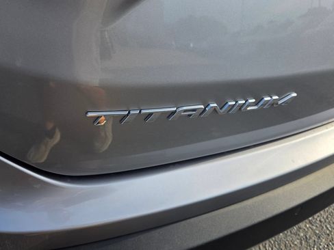 Used 2024 Ford Edge Titanium AWD/4WD image 11