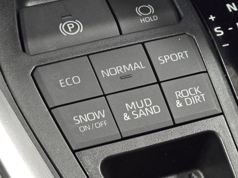 Certified 2022 Toyota RAV4 LE image 7