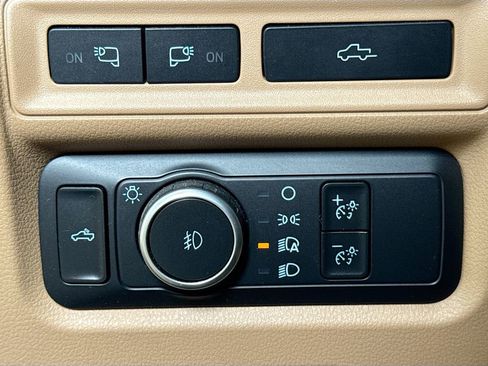 Used 2022 Ford F150 Lariat AWD/4WD image 12