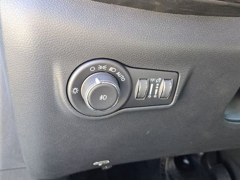 New 2026 Jeep Compass Limited image 25