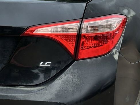 Used 2017 Toyota Corolla LE image 8