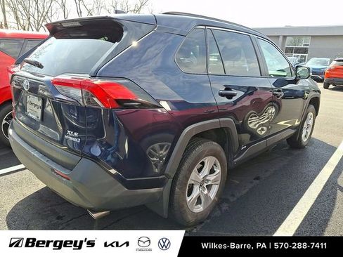 Used 2021 Toyota RAV4 XLE w/ Convenience Package AWD/4WD image 5