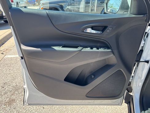 Used 2021 Chevrolet Equinox LT image 55