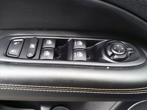 Certified 2019 Jeep Compass Latitude image 17