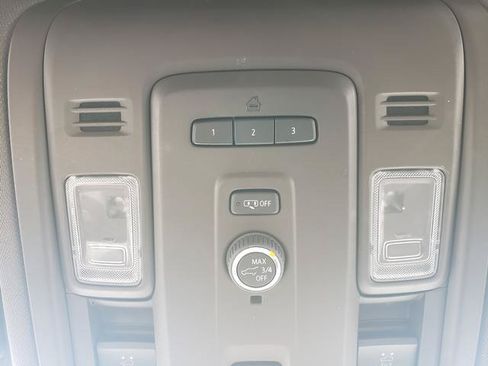 Used 2023 GMC Yukon XL SLT AWD/4WD image 24