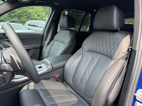 Certified 2026 BMW X5 M60i AWD/4WD image 10