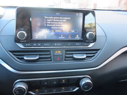 Used 2021 Nissan Altima 2.5 S FWD image 19