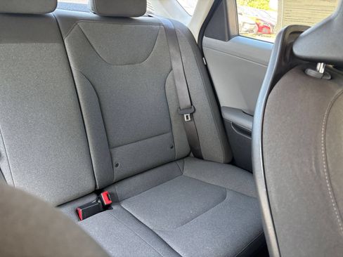 Used 2025 Kia K4 FWD image 39
