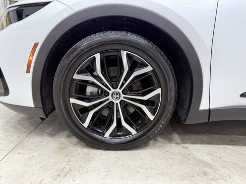 Used 2024 Toyota Crown XLE image 30