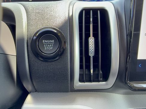 Certified 2025 Ford Expedition Max Active AWD/4WD image 28