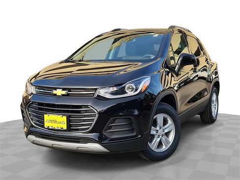 Used 2022 Chevrolet Trax LT w/ LT Convenience Package image 1