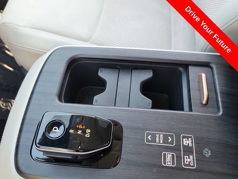 Used 2024 Nissan Ariya FWD image 13