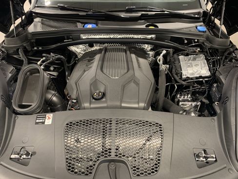 New 2026 Porsche Macan image 30