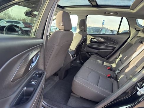 Used 2023 GMC Terrain SLE w/ Driver Convenience Package image 30