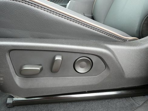 Certified 2025 GMC Canyon Denali AWD/4WD image 25