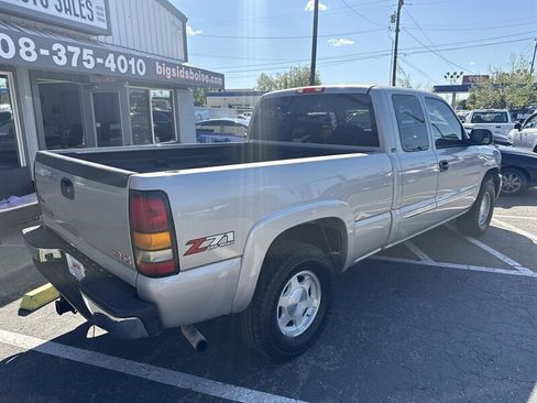 Used 2004 GMC Sierra 1500 SLE w/ Safe And Sound Package AWD/4WD image 4
