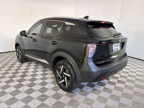 Used 2026 Nissan Kicks SV FWD image 3
