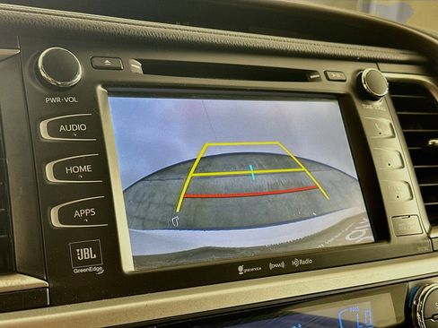 Used 2017 Toyota Highlander Limited FWD image 23