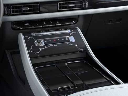 New 2026 Lincoln Aviator Black Label w/ Jet Appearance Package image 30