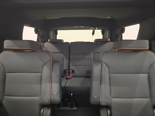 Used 2026 GMC Yukon AT4 w/ AT4 Premium Plus Package AWD/4WD image 30