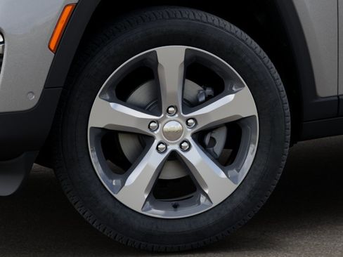 New 2025 Jeep Grand Cherokee Limited w/ Luxury Tech Group II AWD/4WD image 9