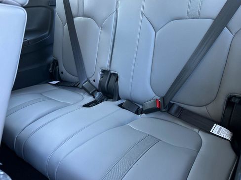 New 2025 Honda Pilot Touring image 17