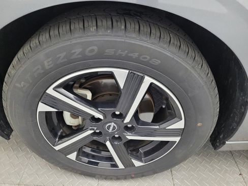 Used 2024 Nissan Sentra SV FWD image 31