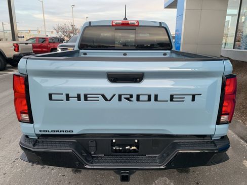 Used 2025 Chevrolet Colorado Z71 w/ Technology Package AWD/4WD image 6