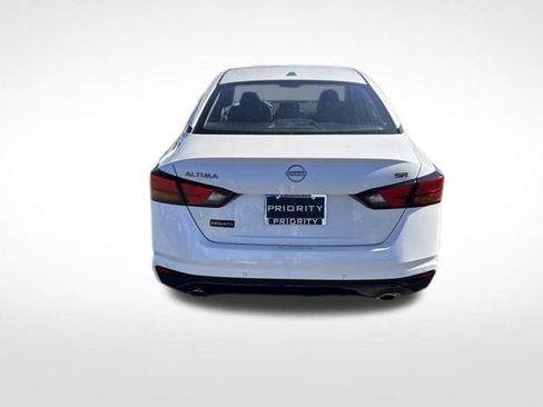 New 2025 Nissan Altima 2.5 SR image 8