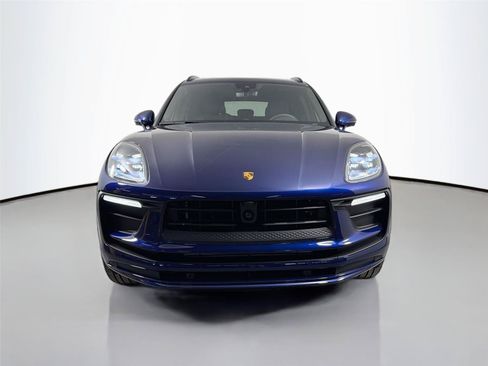 Certified 2026 Porsche Macan AWD/4WD image 10