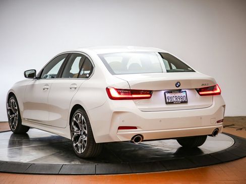 Used 2026 BMW 330i Sedan w/ Premium Package RWD image 2