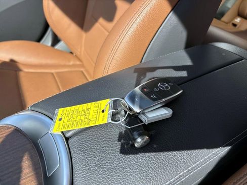 Used 2020 Mercedes-Benz C 300 4MATIC Sedan image 32