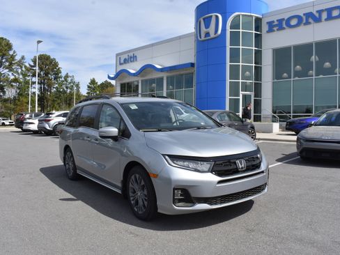 New 2026 Honda Odyssey Touring image 1