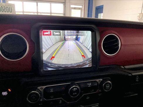 Used 2023 Jeep Wrangler Unlimited Rubicon 4xe AWD/4WD image 19