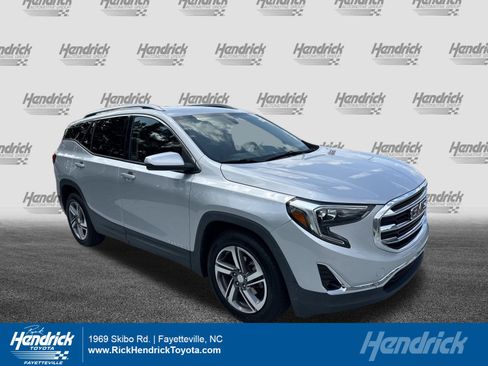 Used 2019 GMC Terrain SLT w/ Preferred Package FWD image 1
