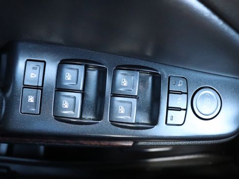 Used 2017 GMC Yukon XL SLT image 47