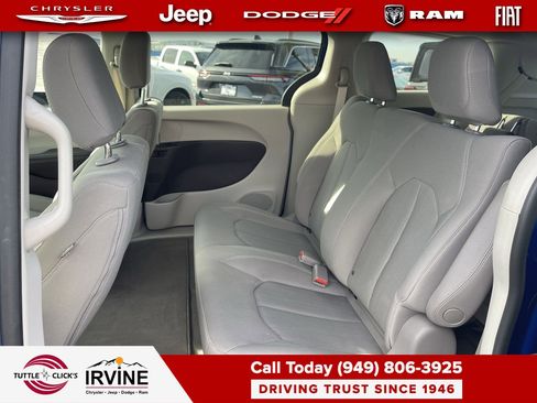 Certified 2019 Chrysler Pacifica L image 18