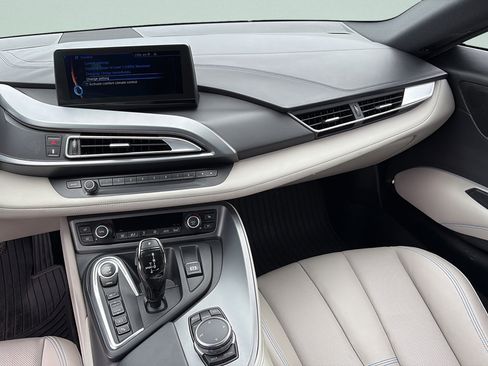 Used 2015 BMW i8 AWD/4WD image 11