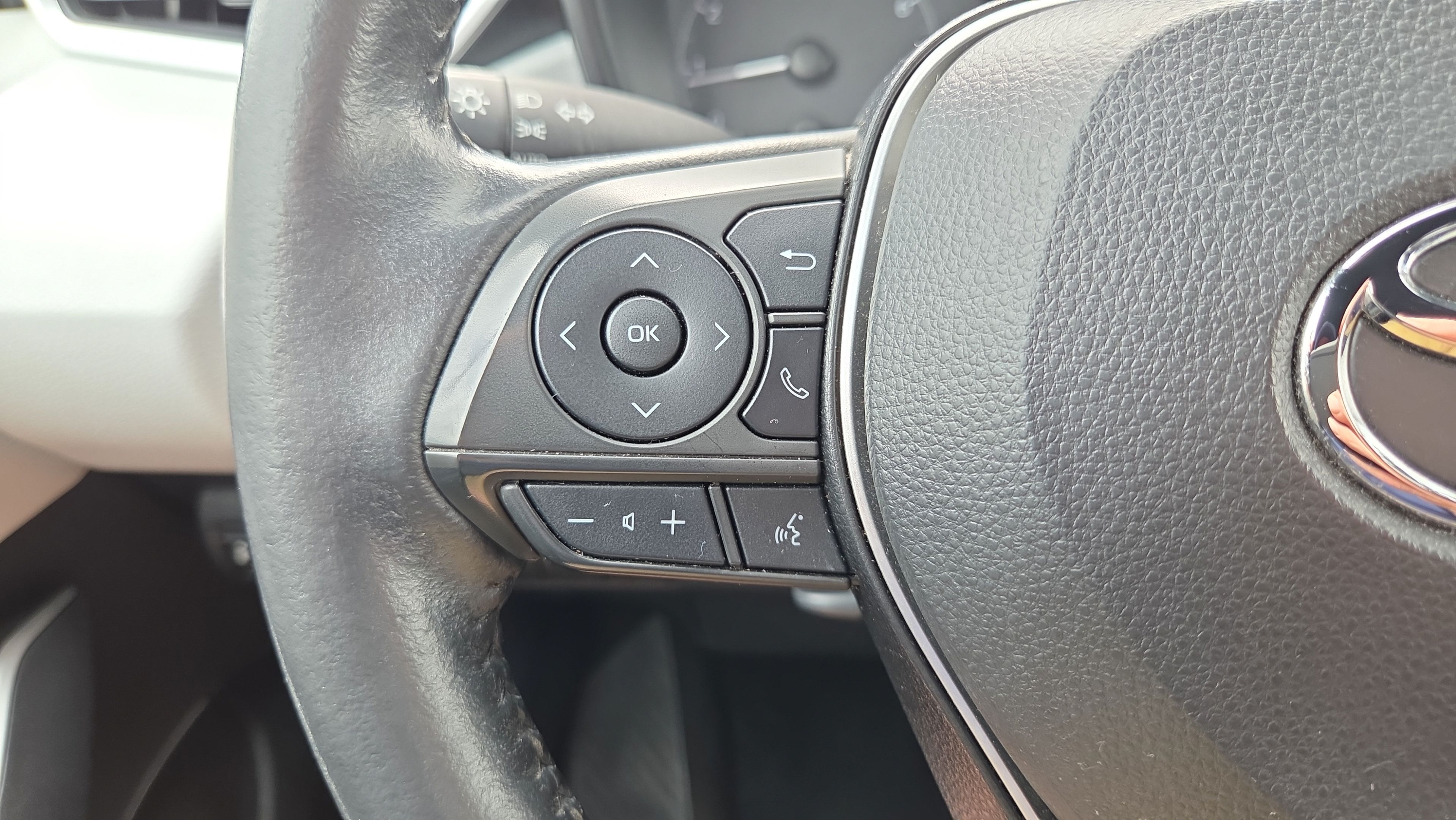 Certified 2024 Toyota Corolla SE FWD image 24