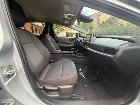 Used 2023 Toyota Prius LE FWD image 16